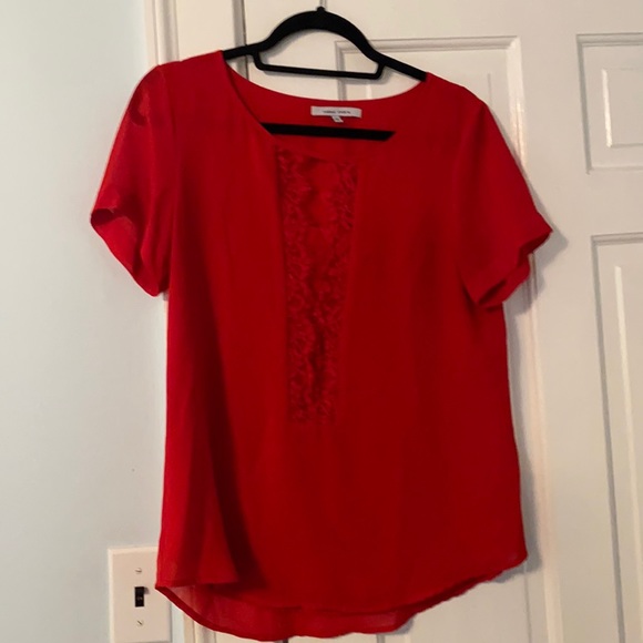 Red top with lace features and cut-out neckline - Picture 1 of 3